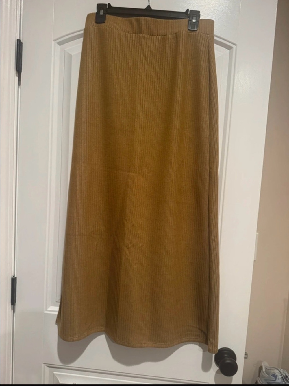 Classic Ribbed Maxi Skirt - Camel